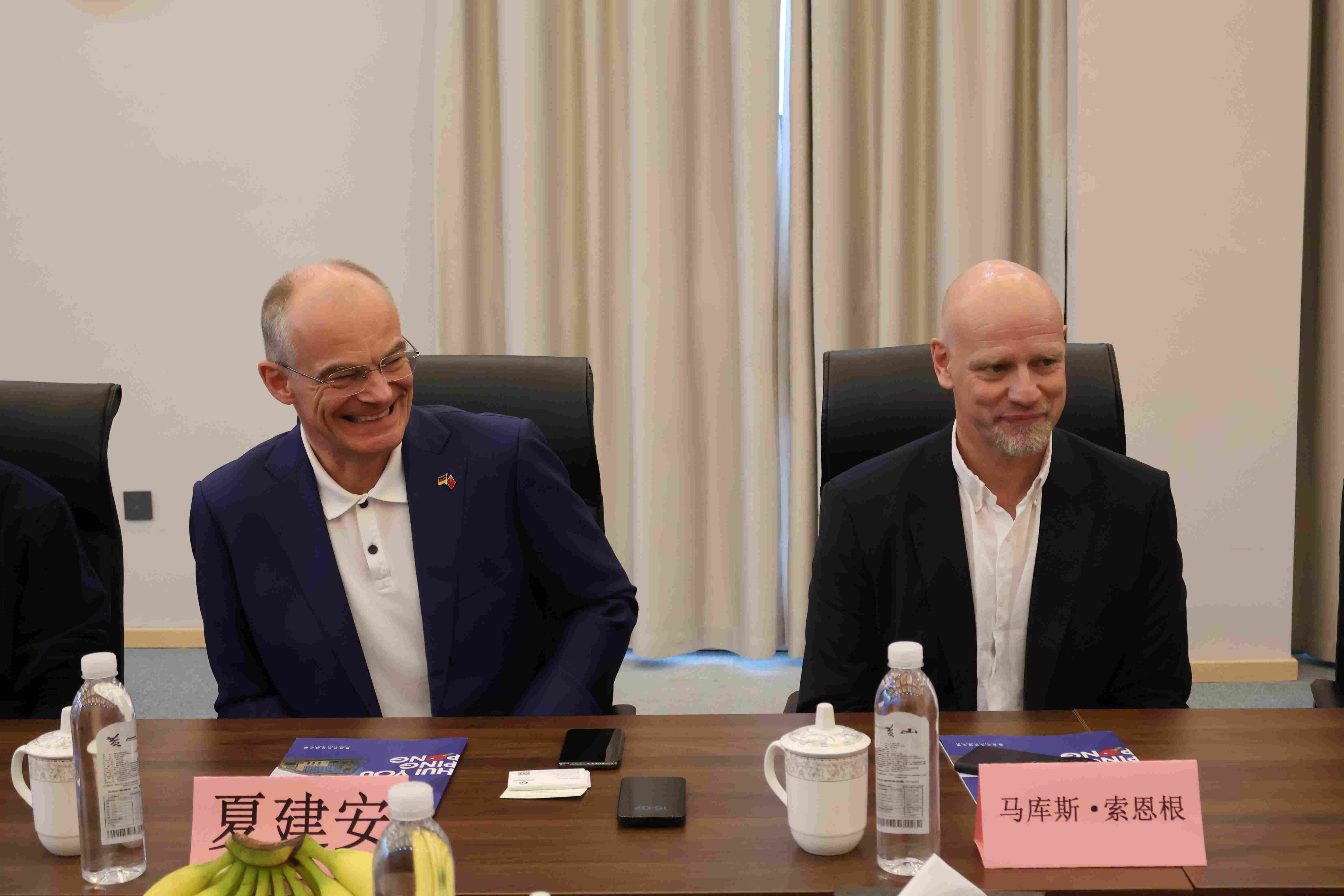 A delegation from the German Table Tennis Association and the table tennis team of Lower Saxony visited our base for an exchange